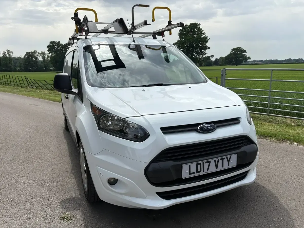 Used Ford Transit Connect Trend 100 HP (73 kW) 2017 White MPV