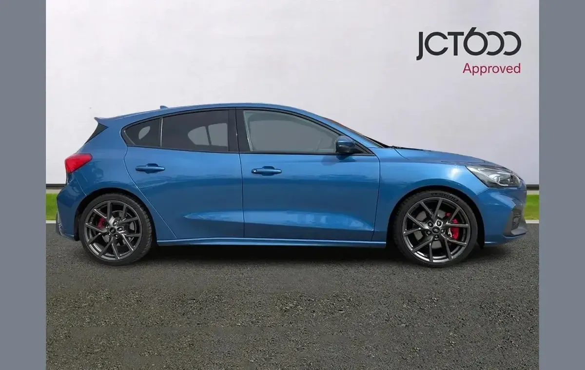 Used Ford Focus ST 280 HP (205 kW) 2020 Blue Hatchback