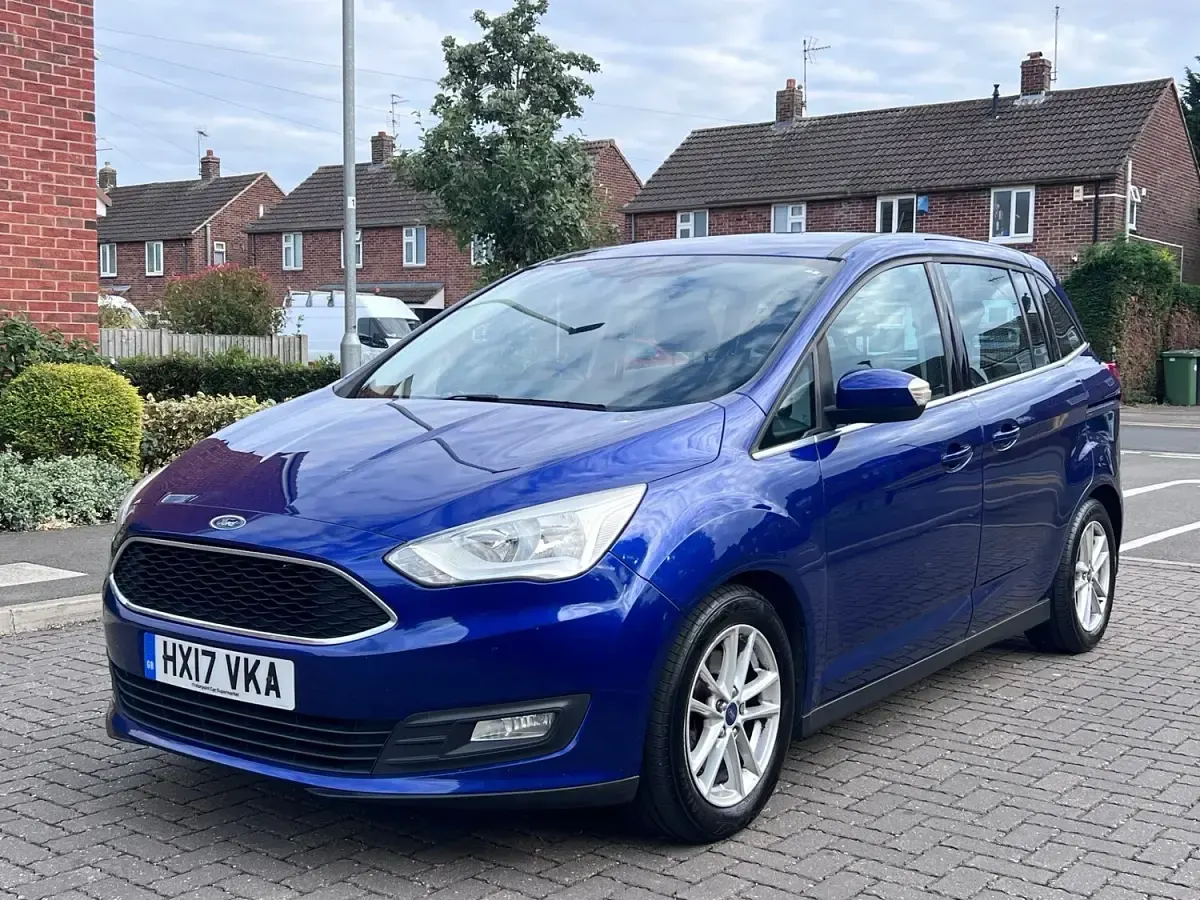 Used Ford Grand C-Max Zetec 120 HP (88 kW) 2017 Blue MPV