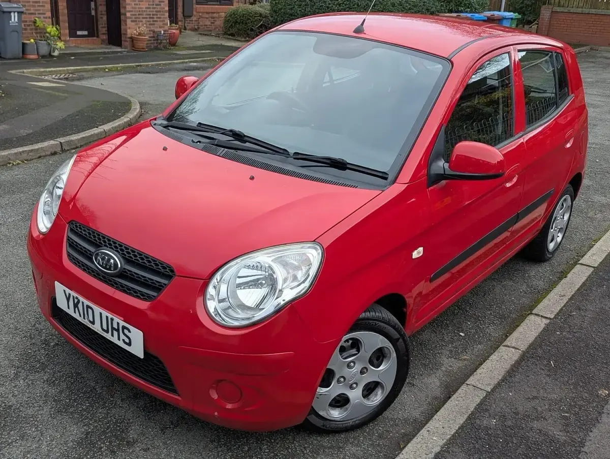 Used Kia Picanto 64 HP (47 kW) 2010 Red Hatchback