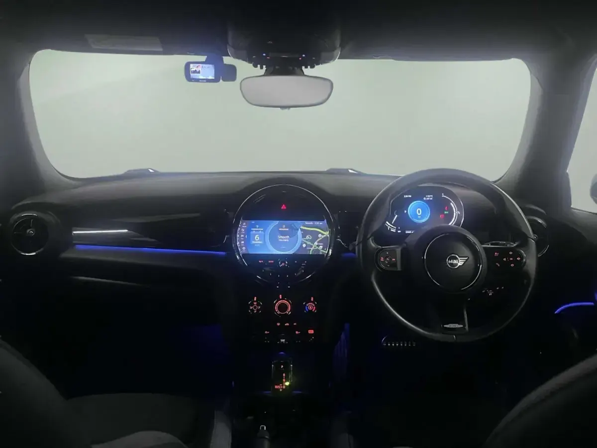 Usado Mini Cooper Hatch 2021 Azul Utilitario