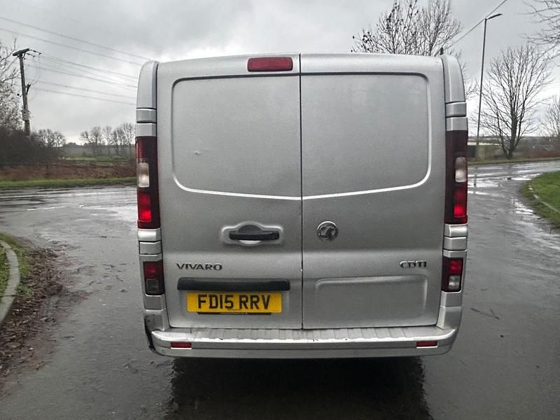 Used Vauxhall Vivaro Sportive 115 HP (84 kW) 2015 Grey MPV