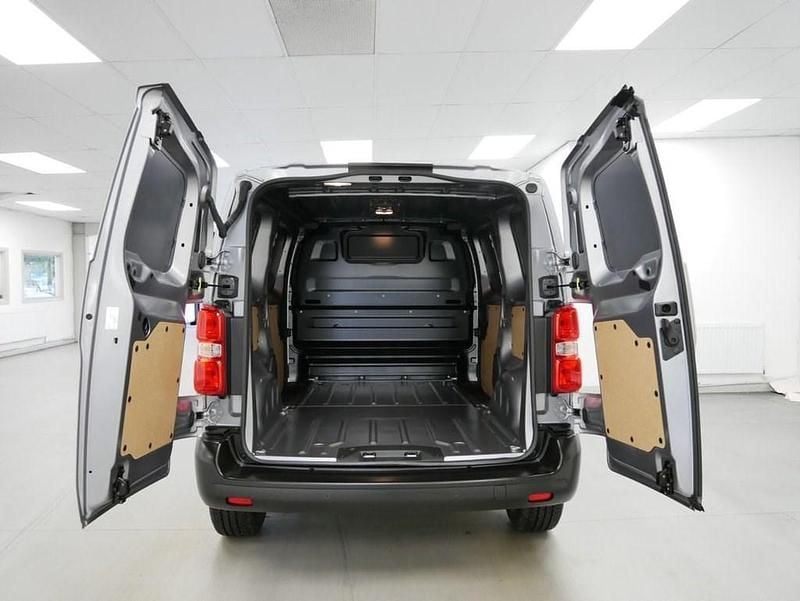 Used Vauxhall Vivaro Edition 100 HP (73 kW) 2023 Grey MPV