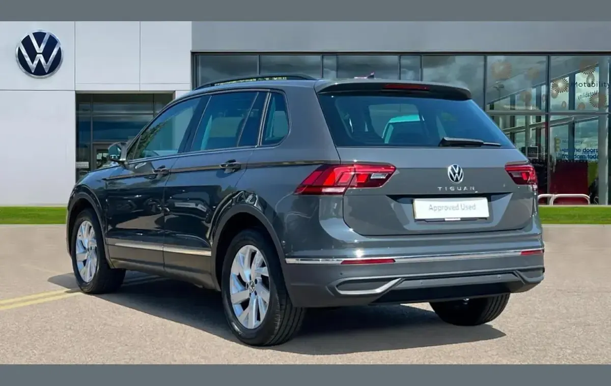 Used VW Tiguan Life 147 HP (108 kW) 2024 Grey SUV