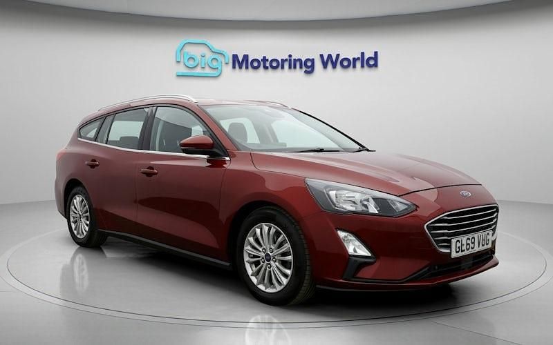 Usado Ford Focus Titanium 120 HP (88 kW) 2020 Vermelho Carrinha
