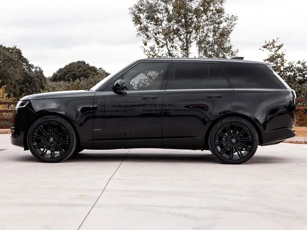 Used Land Rover Range Rover Autobiography 350 HP (257 kW) 2022 Black SUV