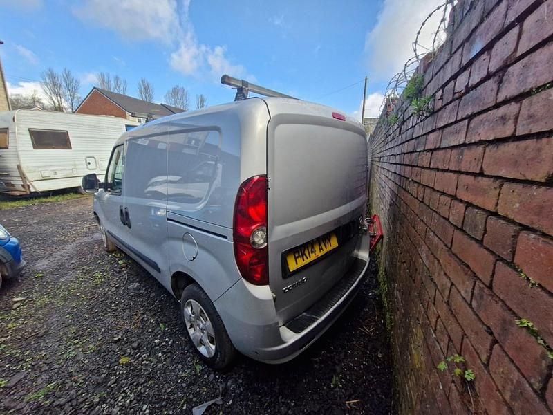 Used Vauxhall Combo Sportive 105 HP (77 kW) 2014 Silver MPV