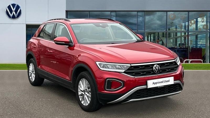 Used VW T-Roc Life 150 HP (110 kW) 2023 Red SUV