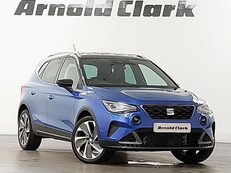 Blue Used 2022 Seat Arona FR SUV | £15,698 (A bit pricey) - Image 1/4