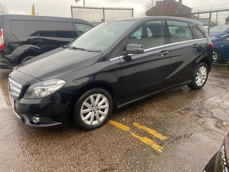 Used Mercedes B180 SE 109 HP (80 kW) 2014 Black MPV