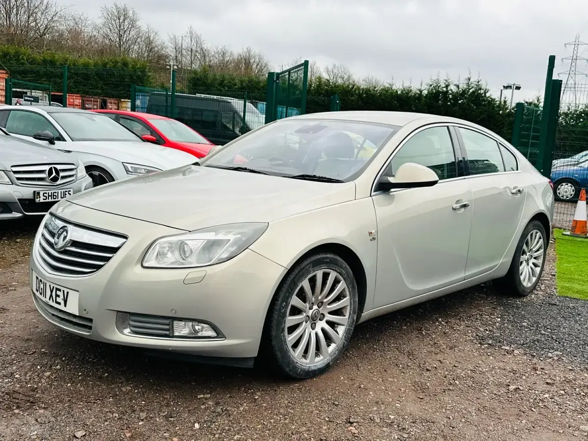 Used Vauxhall Insignia Elite 220 HP (161 kW) 2011 Silver Hatchback
