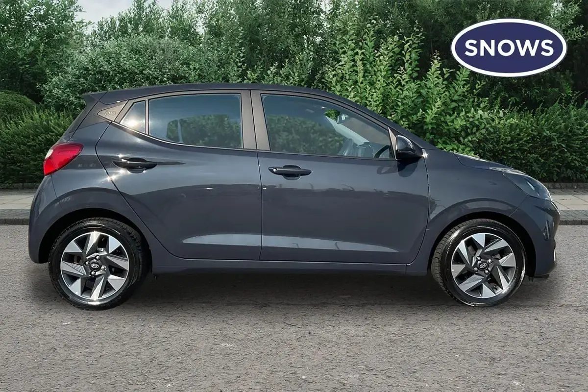 Used Hyundai i10 Advanced 84 HP (61 kW) 2024 Grey Hatchback