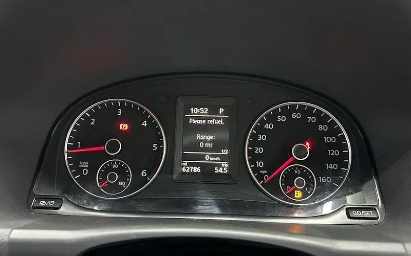 Used VW Touran SE 105 HP (77 kW) 2013 Black MPV