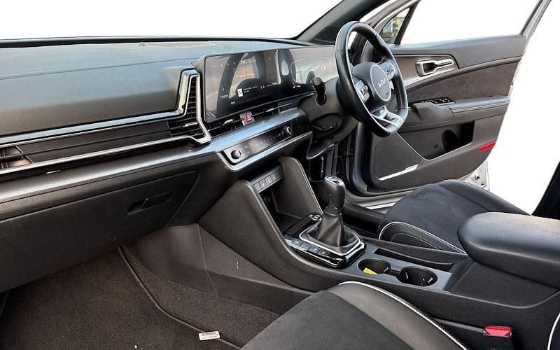 Used Kia Sportage GT-Line 159 HP (116 kW) 2024 Silver SUV