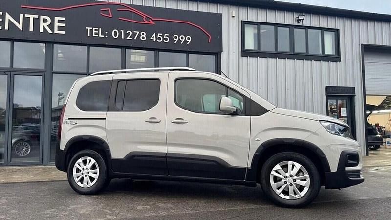 Used Peugeot Rifter Allure 101 HP (74 kW) 2019 Beige MPV