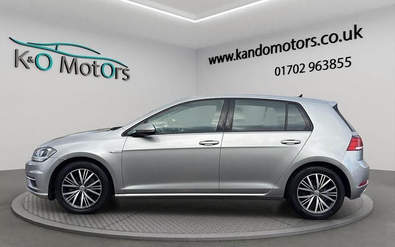 Used VW Golf VII SE 131 HP (96 kW) 2018 Silver Hatchback