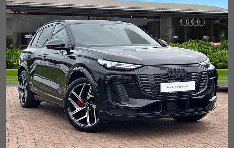 Begagnad Audi Q6 e-tron Advanced 284 kW (387 HK) 2024 Svart SUV