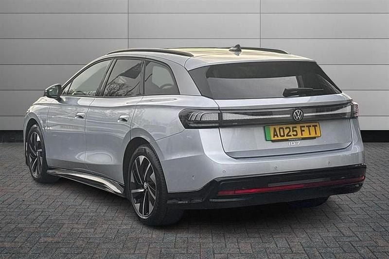 Used VW ID.7 Pro 210 kW (286 HP) 2025 Silver Hatchback