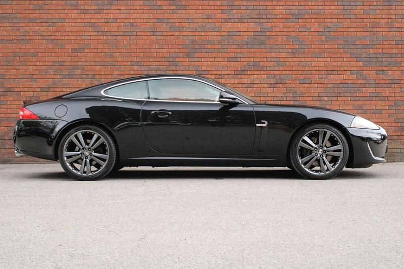 Używany Jaguar XK Portfolio 2011 Czarny Coupe