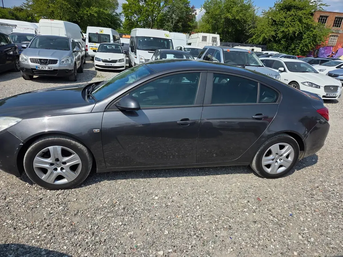 Used Vauxhall Insignia 160 HP (117 kW) 2011 Grey Hatchback