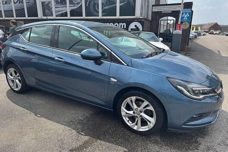 Blue Used 2017 Vauxhall Astra SRi Hatchback | £6,390 (Fair price) - Image 1/1