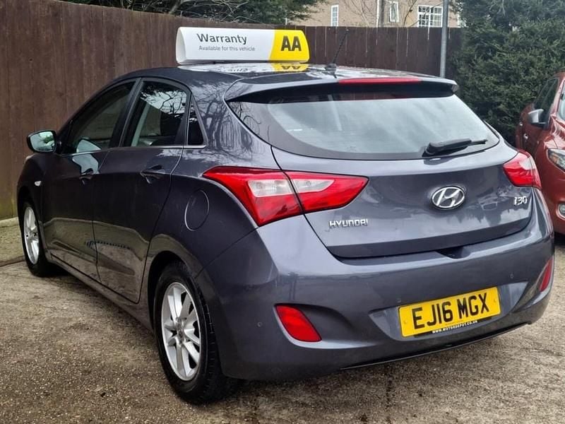 Used Hyundai i30 SE 110 HP (80 kW) 2016 Grey Hatchback