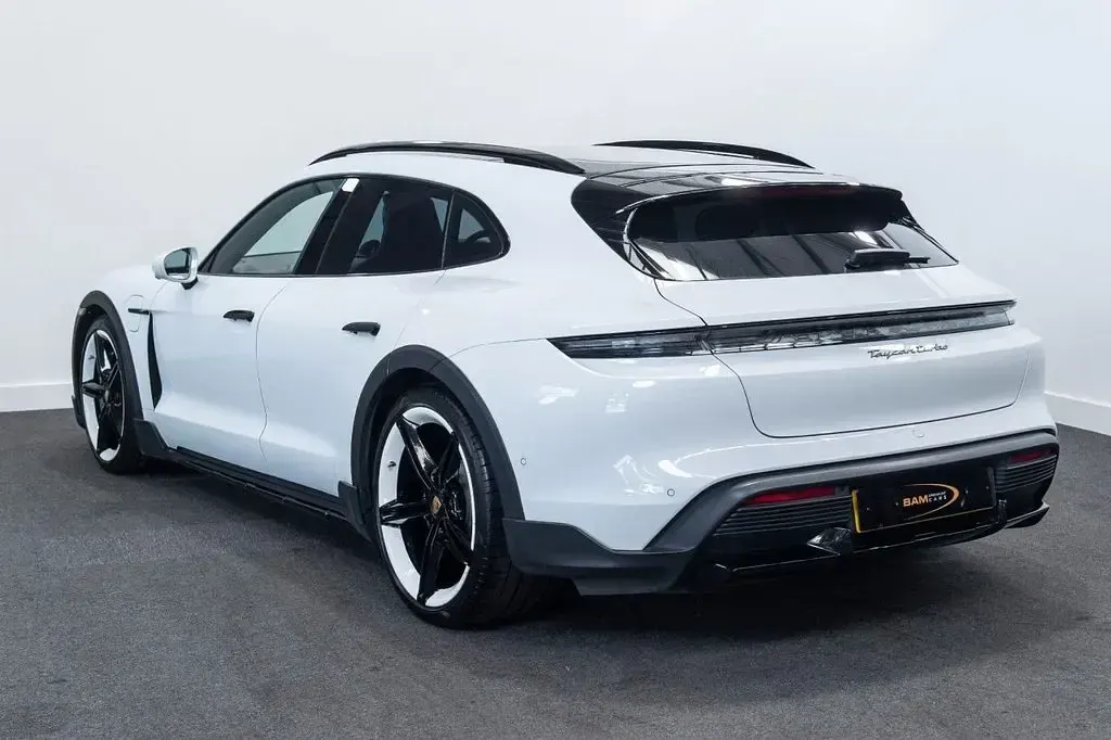 Used Porsche Taycan Cross Turismo 11 kW (15 HP) 2022 White Estate
