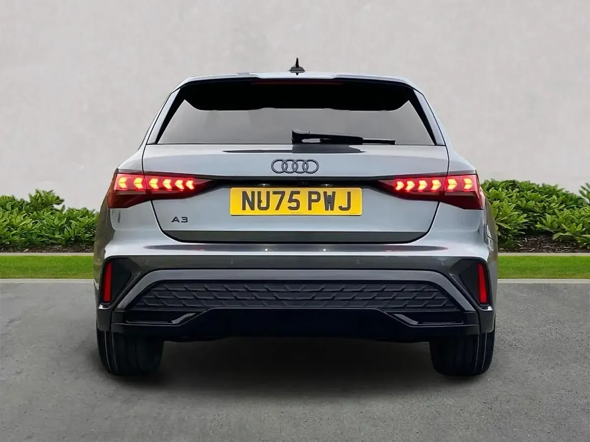 Used Audi A3 Advanced 147 HP (108 kW) 2025 Grey Hatchback
