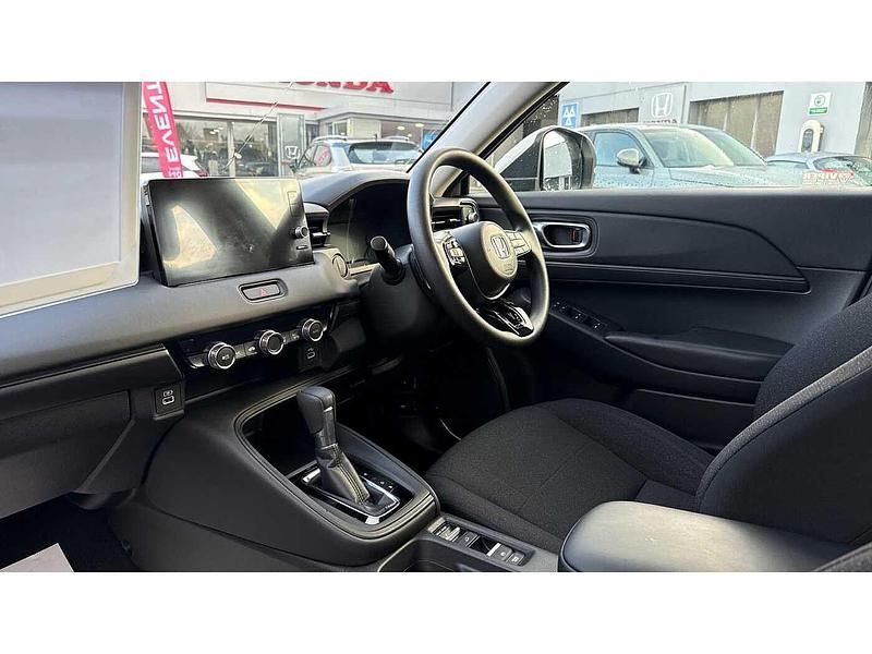 Used Honda HR-V Elegance 131 HP (96 kW) 2023 White SUV