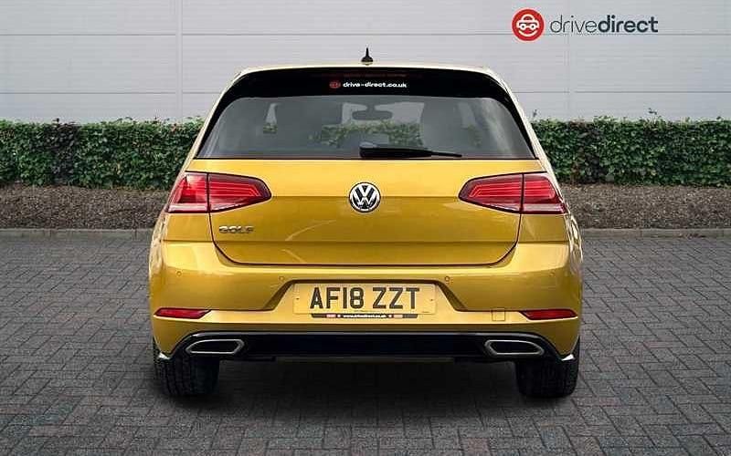 Used VW Golf VII R-line 150 HP (110 kW) 2018 Yellow Hatchback