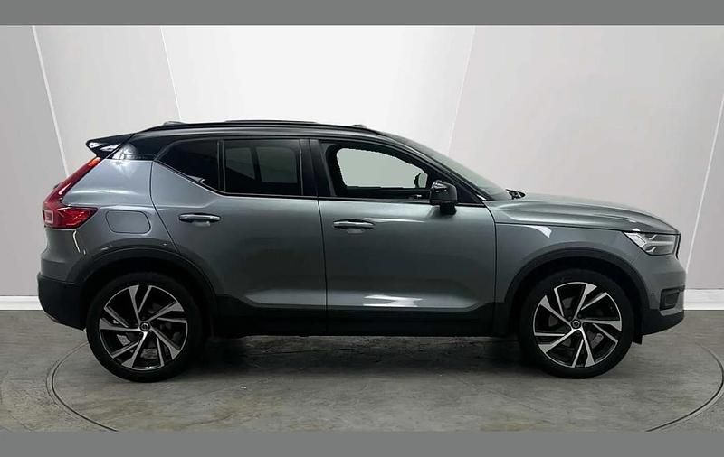 Used Volvo XC40 R-Design 244 HP (179 kW) 2018 Grey SUV