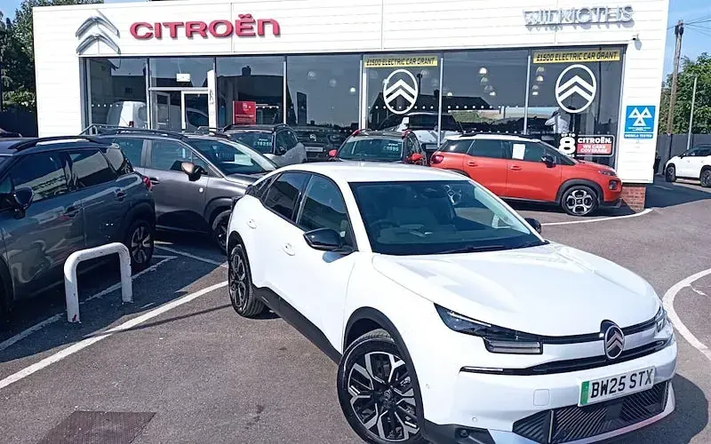 Used Citroën e-C4 114 kW (156 HP) 2026 Hatchback