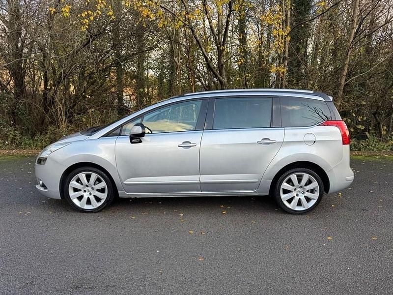 Used Peugeot 5008 Allure 112 HP (82 kW) 2012 Silver MPV