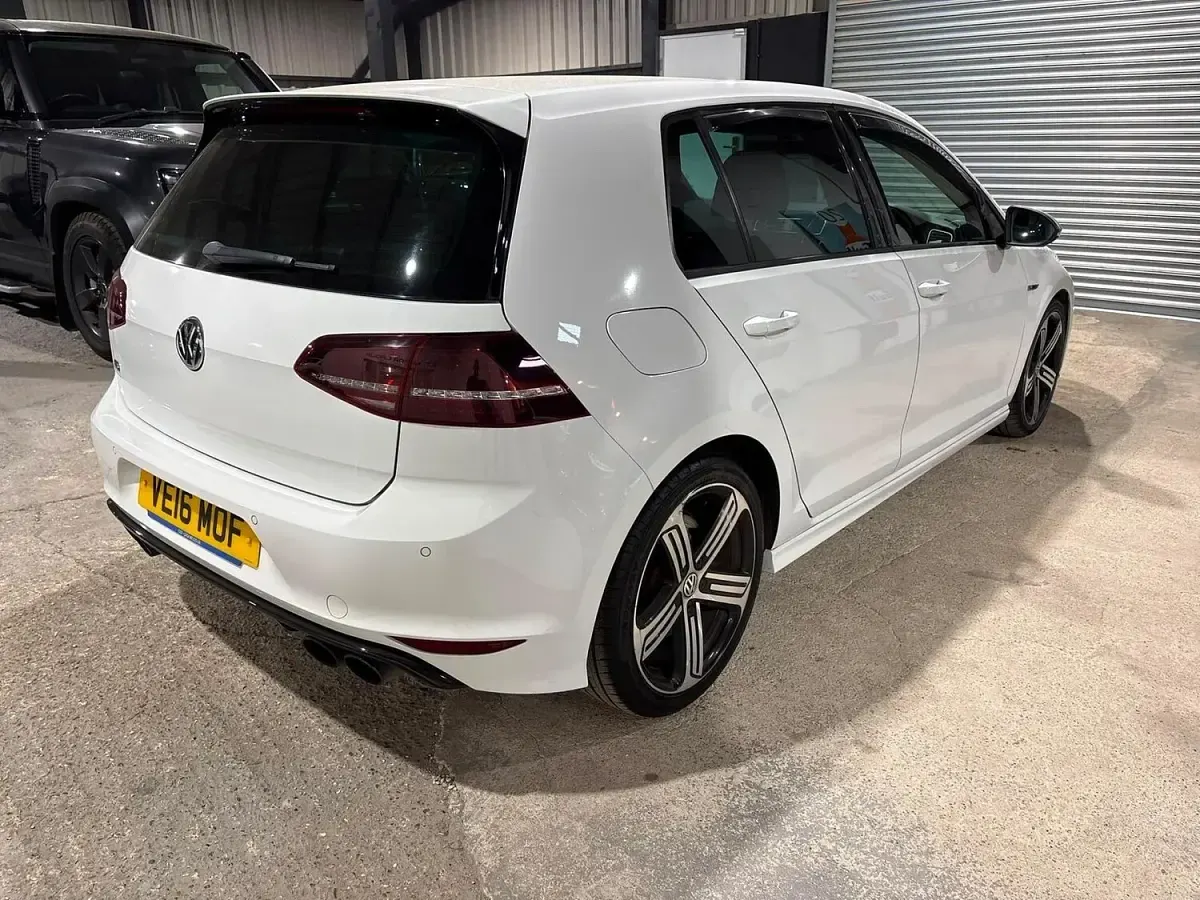 Used VW Golf VII R 310 HP (228 kW) 2016 White Hatchback