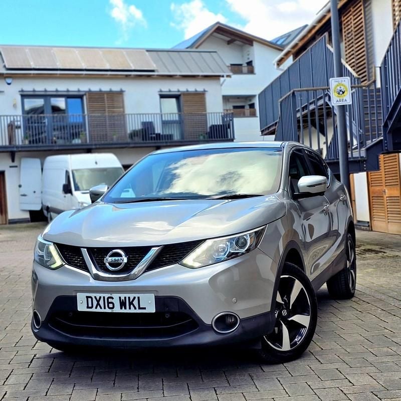 Used Nissan Qashqai N-Connecta 2016 Silver SUV