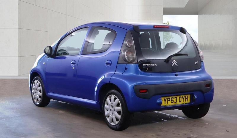 Used Citroën C1 VTR Sport 68 HP (50 kW) 2013 Blue Hatchback