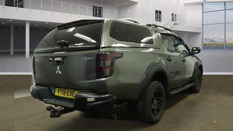 Used Mitsubishi L200 178 HP (130 kW) 2019 Green Pickup