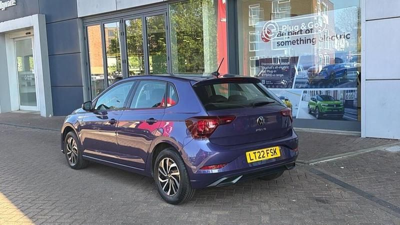 Begagnad VW Polo S 94 HK (69 kW) 2022 Lila Halvkombi