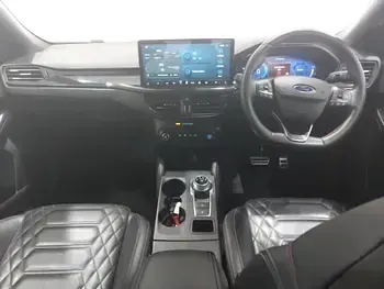 Used Ford Focus ST-Line 120 HP (88 kW) 2022 Red Hatchback
