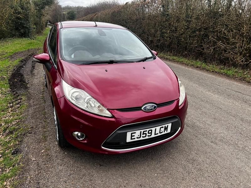 Used Ford Fiesta Titanium 2009 Red Hatchback
