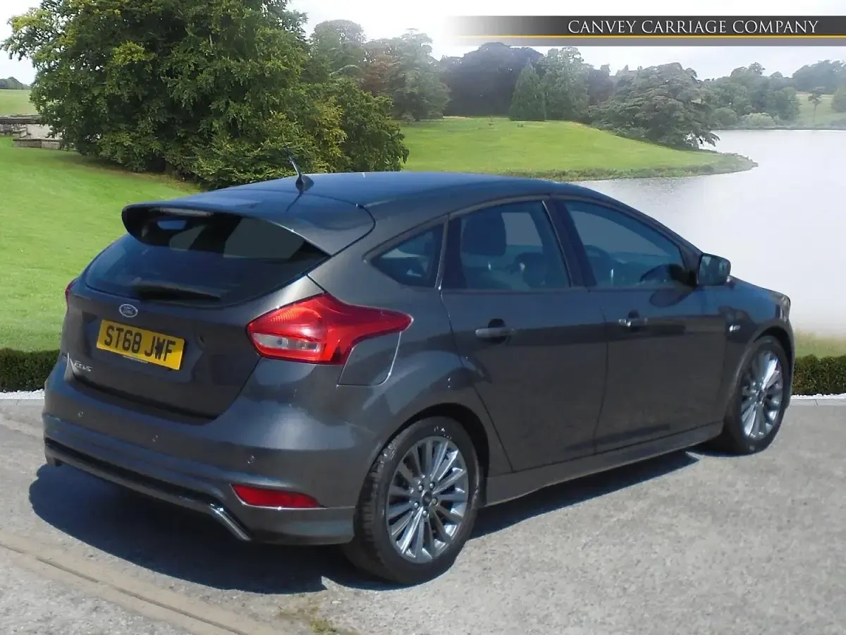 Used Ford Focus ST-Line 120 HP (88 kW) 2018 Grey Hatchback
