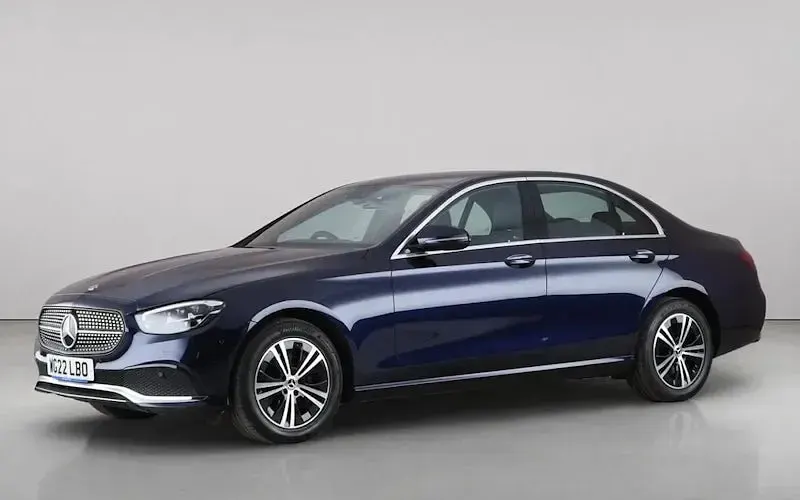 Used Mercedes E200 200 HP (147 kW) 2022 Blue Sedan
