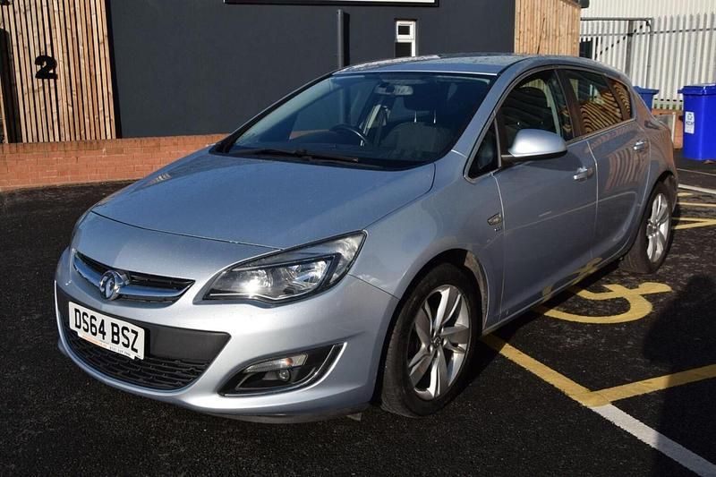 Used Vauxhall Astra SRi 115 HP (84 kW) 2014 Silver Hatchback