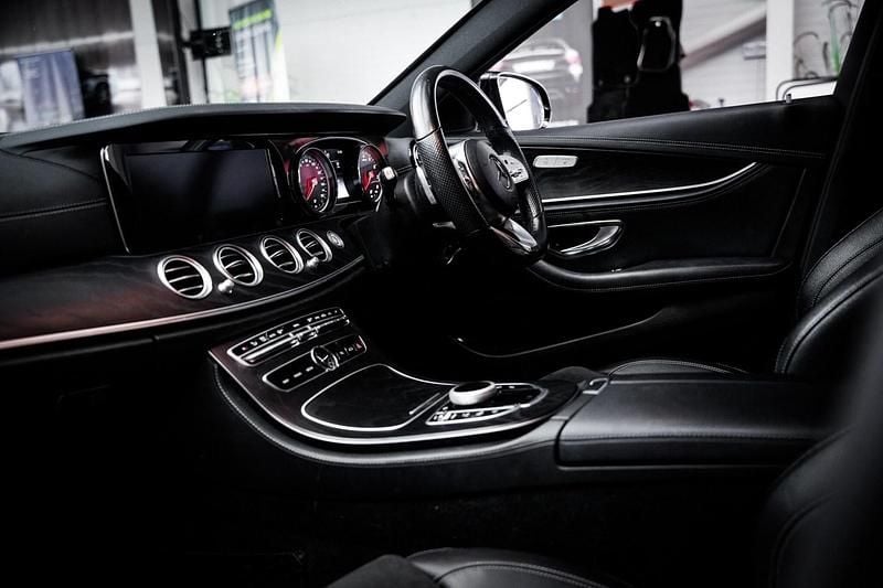 Used Mercedes E200 AMG line 184 HP (135 kW) 2018 Black Estate