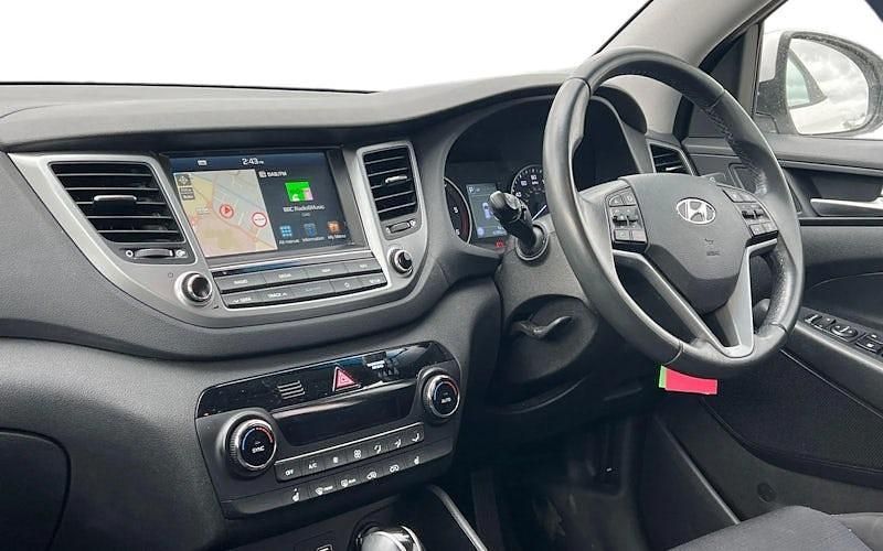 Used Hyundai Tucson SE 141 HP (103 kW) 2018 White SUV