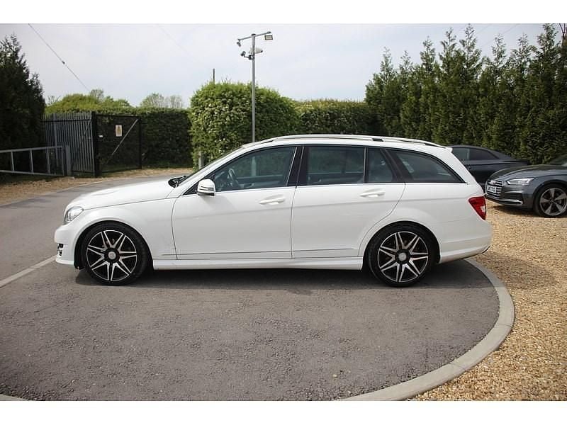 Begagnad Mercedes C220 AMG 2013 Vit Kombi