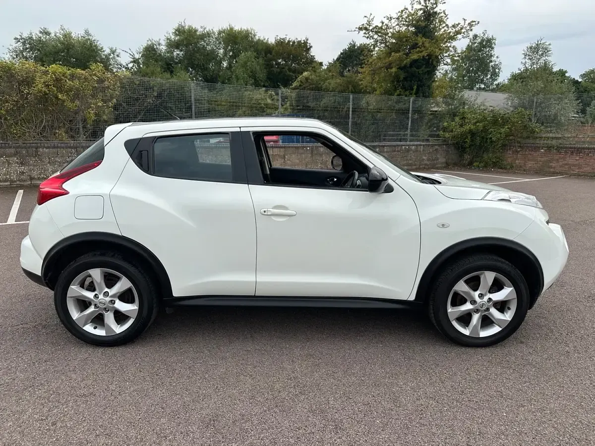 Used Nissan Juke Acenta 2011 White SUV