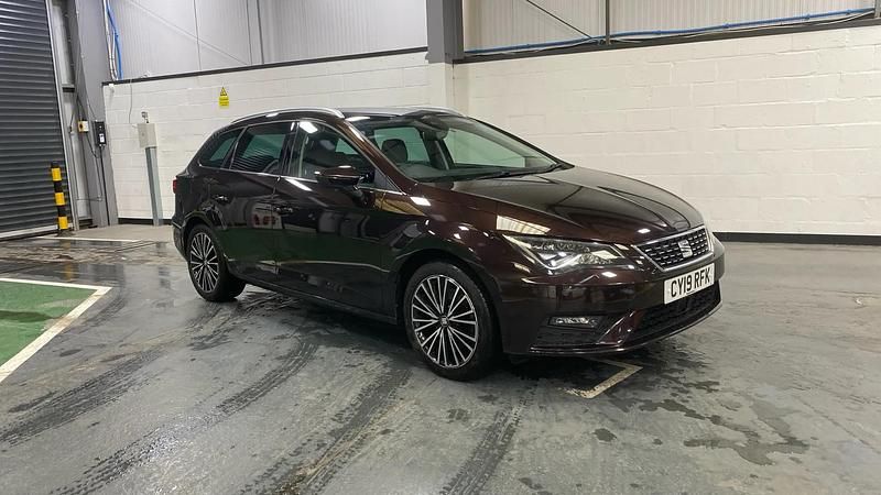 Mauve/purple Used 2019 Seat Leon XCELLENCE Lux Estate | £13,298 (Fair price) - Image 1/4