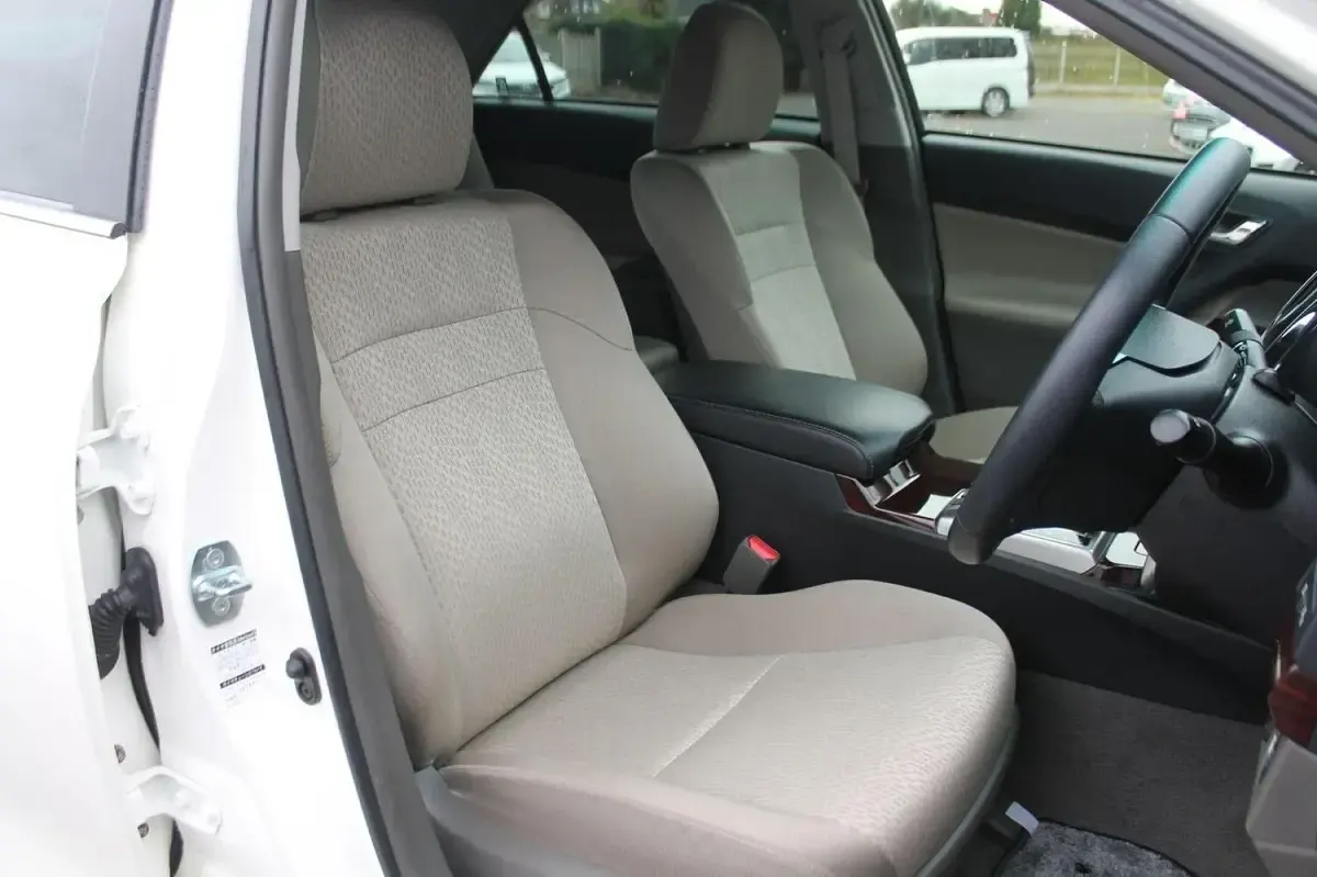 Used Toyota Mark X 203 HP (149 kW) 2011 White Sedan