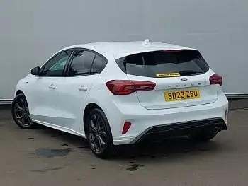 Used Ford Focus ST-Line 125 HP (91 kW) 2023 White Hatchback